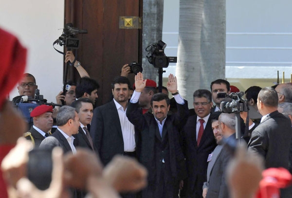 محمود احمدی نژاد در مراسم تشییع جنازه هوگو چاوز