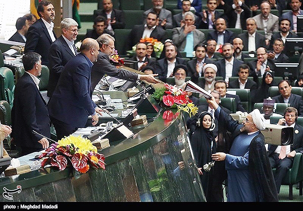 روحانی وزرای پیشنهادی دولت یازدهم را به مجلس معرفی کرد