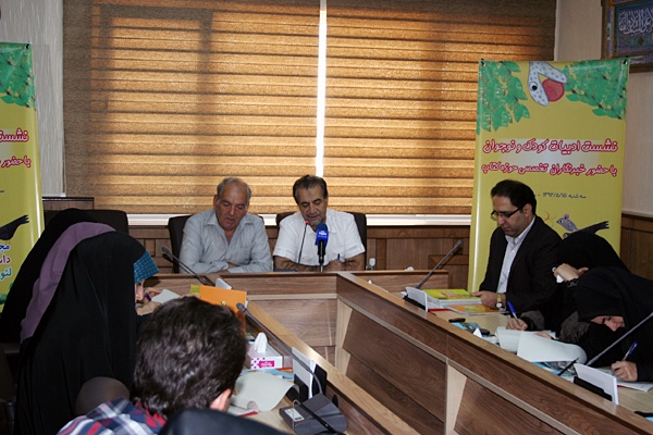 نشست مطبوعاتی آقای رحماندوست و غلامرضا امامی در موسسه نشر شهر