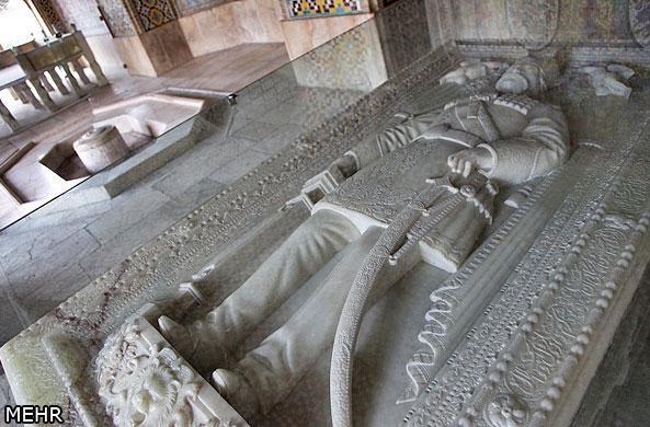 سنگ قبر ناصرالدین شاه 