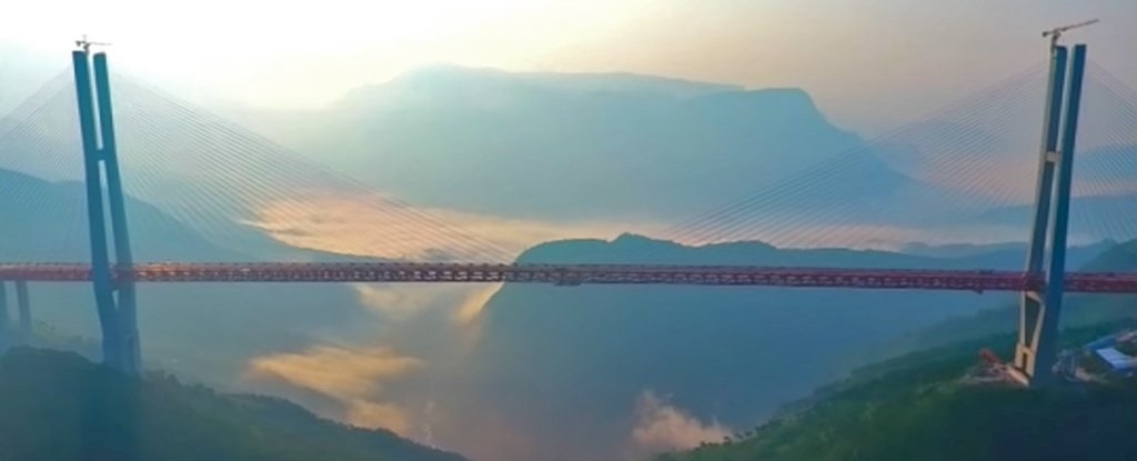 مرتفع‌ترین پل جهان افتتاح شد