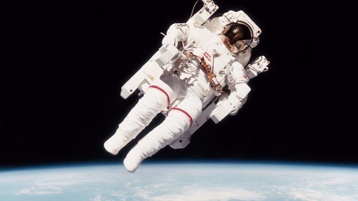 مرگ اولین مرد معلق در فضا