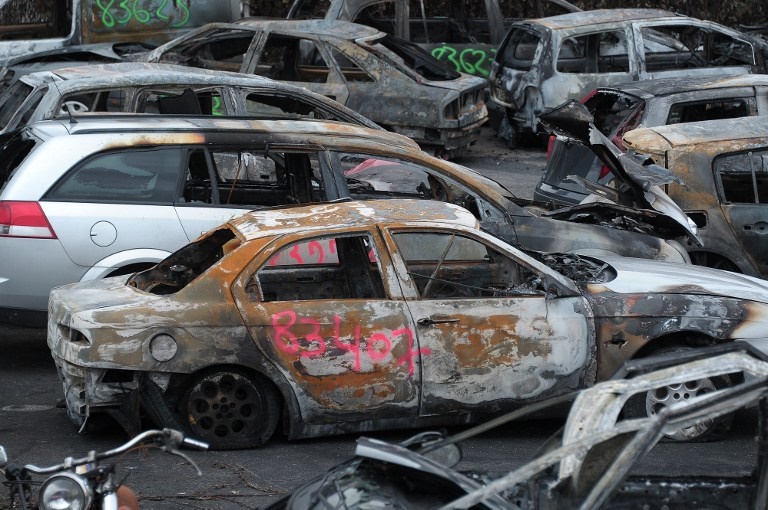 به آتش کشیدن بیش از ۱۰۰۰ خودرو در مراسم سال نو در فرانسه
