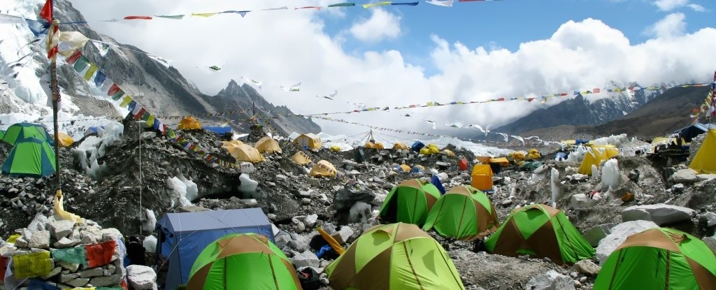 کوهنوردان اورست را به زباله‌دانی تبدیل کردند