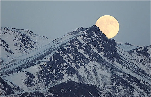 طلوع ماه برفراز کوهستان چوگاچ