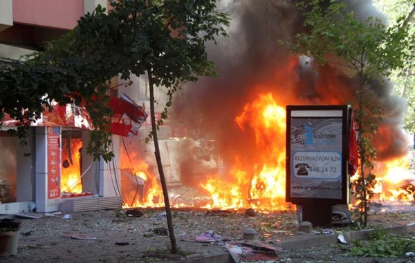 Roadside bomb in Turkey kills 6