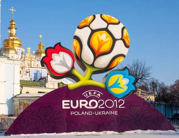 آشنایی با یورو 2012