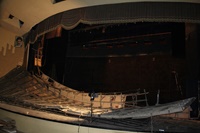 پیشانی تالار اصلی تئاترشهر فروریخت؛ مصدومیت یک‌نفر