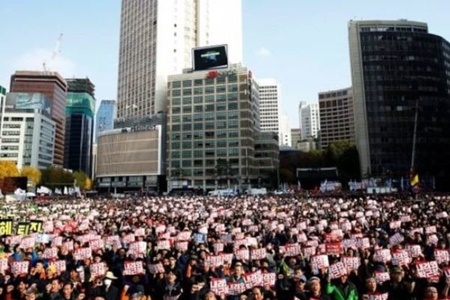 ادامه اعتراض‌ها در  کره جنوبی | موج خشم مردم به کاخ ریاست جمهوری رسید