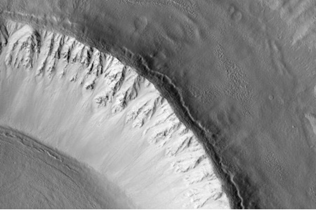 کشف صفحه یخی غول پیکر در مریخ