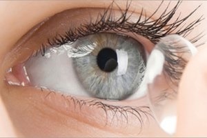  خطرات استفاده خودسرانه از لنزهای چشمی 