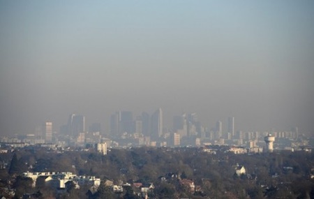 پاریس با اوج‌گیری آلودگی هوا حمل‌ونقل عمومی را رایگان می‌کند