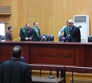 رهبر اخوان المسلمین در مصر به حبس ابد محکوم شد