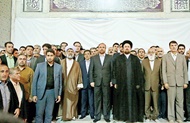 حرکت پیروان امام‌ در مسیر جمهوریت و اسلامیت است
