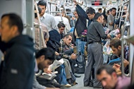درآمد روزانه دستفروشان متروی تهران چقدر است