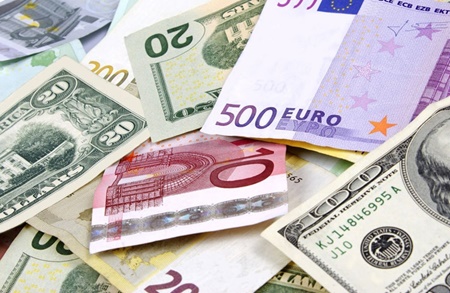 سه‌شنبه ۵ بهمن | افت یک ریالی دلار بانکی و افزایش قیمت یورو و پوند