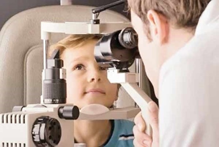 ضرورت معاینه چشمی کودکان بعد از تولد