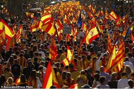 تجمع در بارسلونا در حمایت از وحدت اسپانیا 