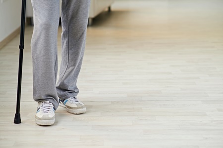 نکته بهداشتی: کفش‌های ایمن برای سالمندان