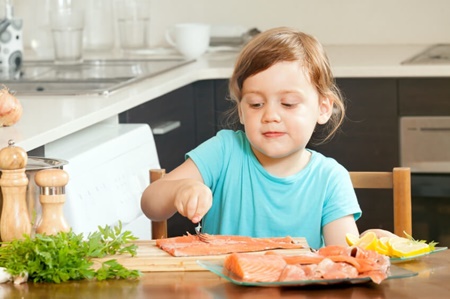 آیا خوردن ماهی کودکان را باهوش‌تر می‌کند؟