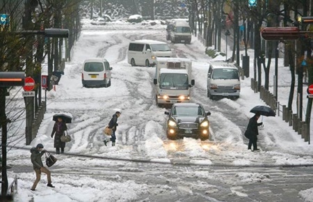 بارش سنگین برف در مناطق شمالی و مرکزی ژاپن