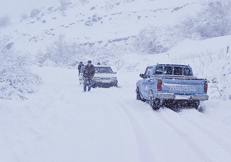 بارش برف در جاده‌های ۱۱ استان؛ احتمال سیل در استان‌های جنوبی 