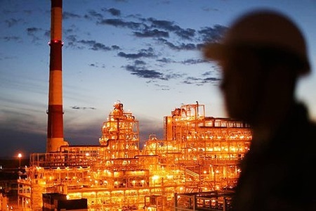کاهش ۷۰۰ هزار بشکه‌ای تولید نفت در پی قطع برق اهواز