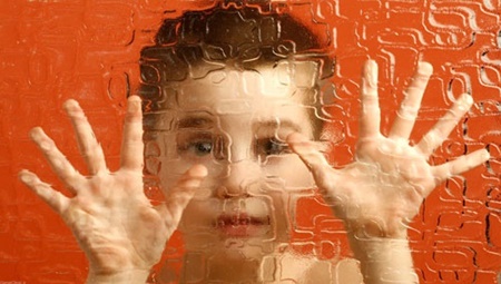 آیا سن والدین در ابتلای فرزندانشان به اوتیسم تأثیر دارد؟