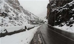 محور چالوس به علت ریزش بهمن مسدود شد