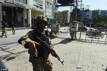 انفجار در لاهور پاکستان ۳۸ کشته و زخمی برجای گذاشت