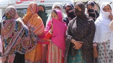 ۲۰ نفر در زیارتگاهی در پاکستان به قتل رسیدند