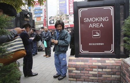 سازمان جهانی بهداشت: ژاپن باید قوانین ضد سیگار تصویب کند