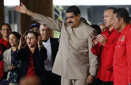 مادورو به ترامپ: دست‌های کثیفت را از ونزوئلا دور کن!