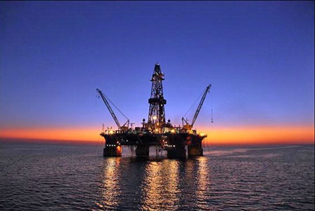 ایران به دنبال امضای ۵۰ میلیارد دلار قرارداد نفتی 