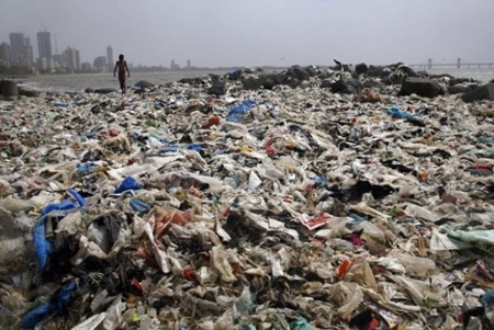 جمع‌آوری ۵ هزار تن زباله از ساحل هند