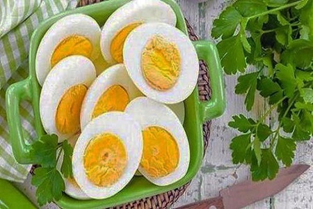 پیشگیری از کوتاه شدن قد کودک با مصرف یک تخم مرغ در روز