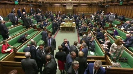 تخلیه پارلمان انگلیس در پی هشدار آتش سوزی