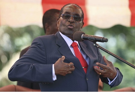 موگابه: نه قصد مردن دارم، نه کناره‌گیری می‌کنم!