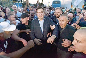 رئیس‌جمهور سابق گرجستان، به زور وارد اوکراین شد