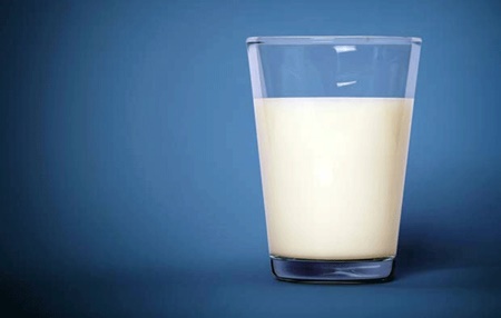  لزوم پرهیز از مصرف شیر به‌صورت ناشتا و سرد 