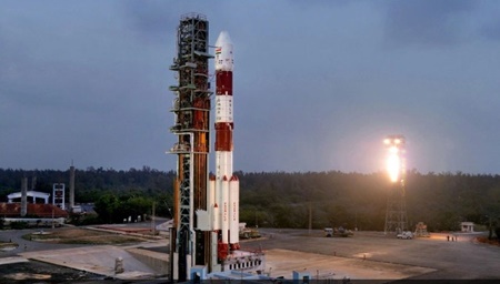 هند صدمین ماهواره خود را با موفقیت به فضا پرتاب کرد
