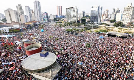تظاهرات گسترده علیه نامزد انتخابات ریاست جمهوری برزیل