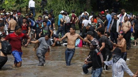 آمریکا برای مقابله با کاروان مهاجران هزاران سرباز به مرز مکزیک می‌فرستد