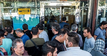 بازار ارز | سرگردانی آماتورها و دندان‌گردی دلال‌ها