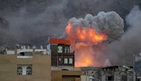 جنگنده‌های سعودی در کمتر از یک ساعت ۳۰ بار صنعا را بمباران کردند