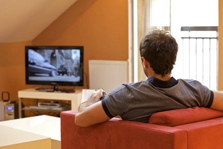 ارتباط تماشای طولانی تلویزیون با سرطان روده در مردان