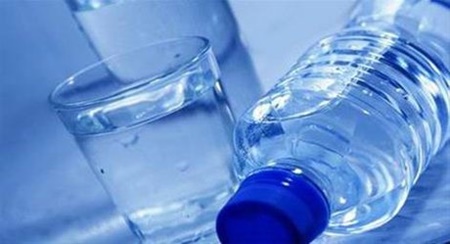 وجود ذرات پلاستیکی در آب‌های بسته‌بندی شده ۹ کشور