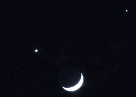 شب‌نشینی ماه با خواهر خوانده زمین در شامگاه ۲۷ اسفند