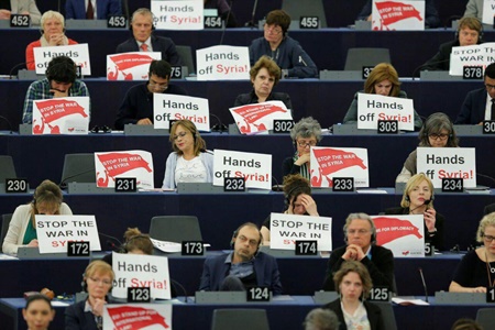  پارلمان اروپا صحنه اعتراض به مکرون و حمله سوریه شد