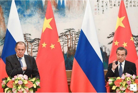 دیدار لاورف و وانگ یی در پکن | توافق روسیه و چین برای جلوگیری از تخریب برجام